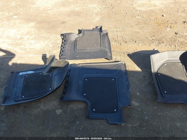 44419178 :رقم المزاد ، 1GT49PEY1RF177858 vin ، 2024 Gmc Sierra 2500hd 4wd  Standard Bed At4 مزاد بيع