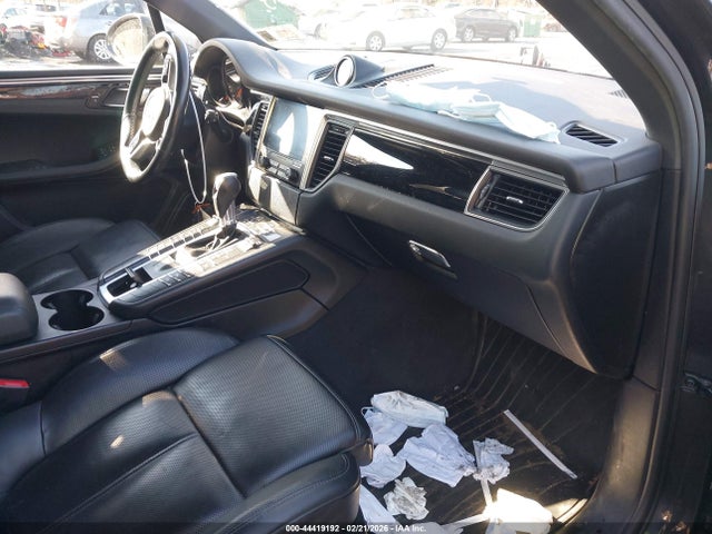 2018 PORSCHE MACAN WP1AA2A59JLB05450 Photo 4