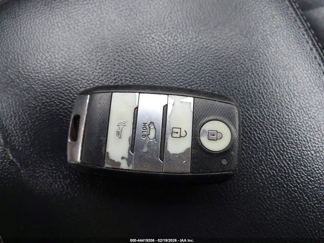 5XYPH4A56HG257291 KIA Sorento 3.3l Ex