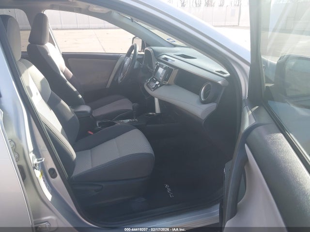 2T3WFREV9FW152476 Toyota Rav4 Xle