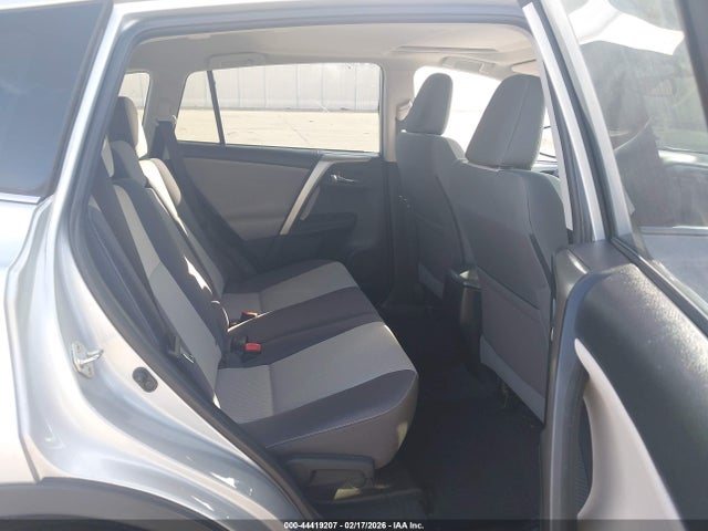 2T3WFREV9FW152476 Toyota Rav4 Xle