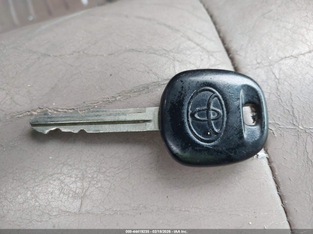 Продаж на аукціоні авто 2000 Toyota Sienna Xle, vin: 4T3ZF13C2YU266466, номер лоту: 44419235