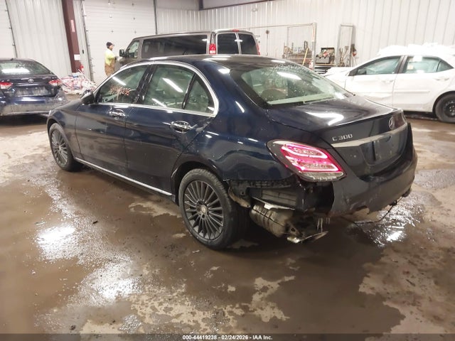 44419238 :رقم المزاد ، 55SWF4KB7FU021886 vin ، 2015 Mercedes-benz C 300 Luxury 4matic مزاد بيع