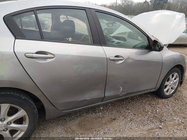 44419336 :رقم المزاد ، JM1BL1VF5B1427318 vin ، 2011 Mazda Mazda3 I Touring مزاد بيع
