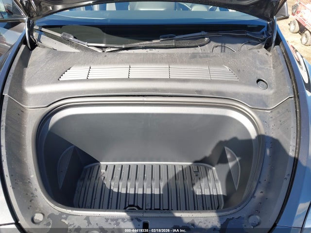 Продажа на аукционе авто 2024 Tesla Model Y, vin: 7SAYGDED8RF151994, номер лота: 44419338