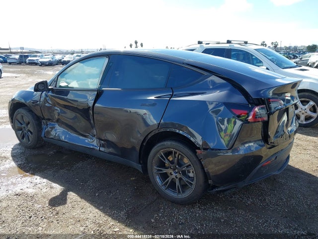 Продажа на аукционе авто 2024 Tesla Model Y, vin: 7SAYGDED8RF151994, номер лота: 44419338