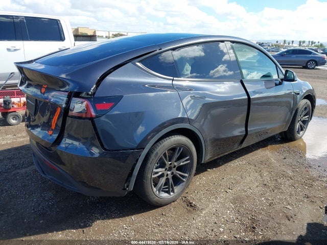 Продажа на аукционе авто 2024 Tesla Model Y, vin: 7SAYGDED8RF151994, номер лота: 44419338