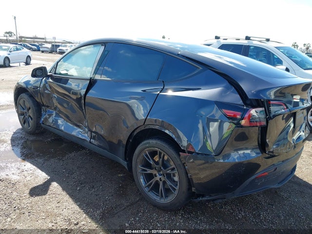 Продажа на аукционе авто 2024 Tesla Model Y, vin: 7SAYGDED8RF151994, номер лота: 44419338