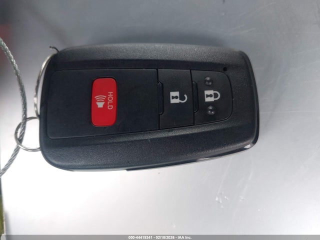 Toyota Prius Four 2017 JTDKARFU1H3540102 Image 11