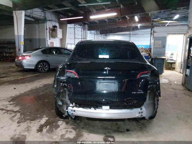 2025 Tesla Model Y Long Range Dual Motor All-wheel Drive მანქანა იყიდება აუქციონზე, vin: 7SAYGDEE7SF288889, აუქციონის ნომერი: 44419399