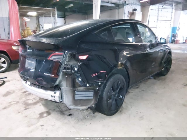 2025 Tesla Model Y Long Range Dual Motor All-wheel Drive მანქანა იყიდება აუქციონზე, vin: 7SAYGDEE7SF288889, აუქციონის ნომერი: 44419399