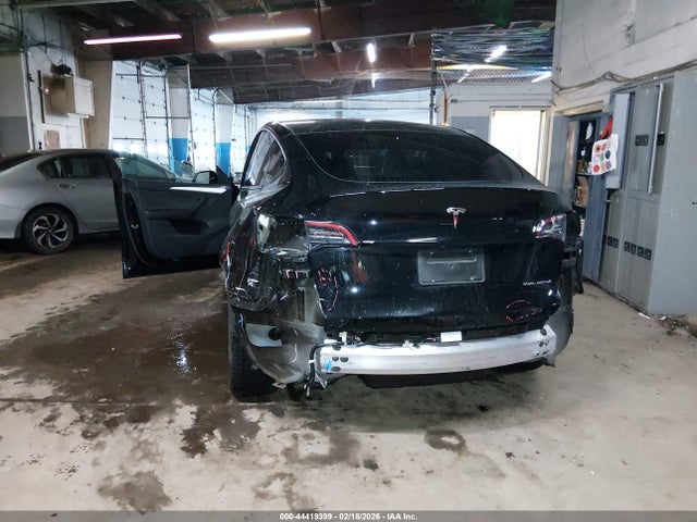 2025 Tesla Model Y Long Range Dual Motor All-wheel Drive მანქანა იყიდება აუქციონზე, vin: 7SAYGDEE7SF288889, აუქციონის ნომერი: 44419399