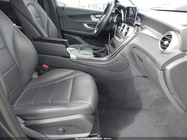 W1N0G8DB4NV325260 Mercedes-Benz Glc 300 Suv
