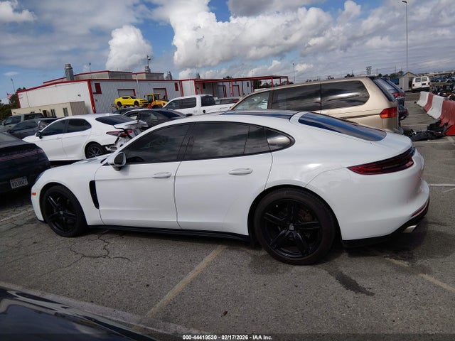 WP0AA2A77JL100945 Porsche PANAMERA 4