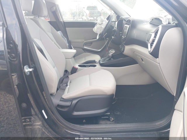 KNDJ23AU1P7896215 KIA SOUL LX
