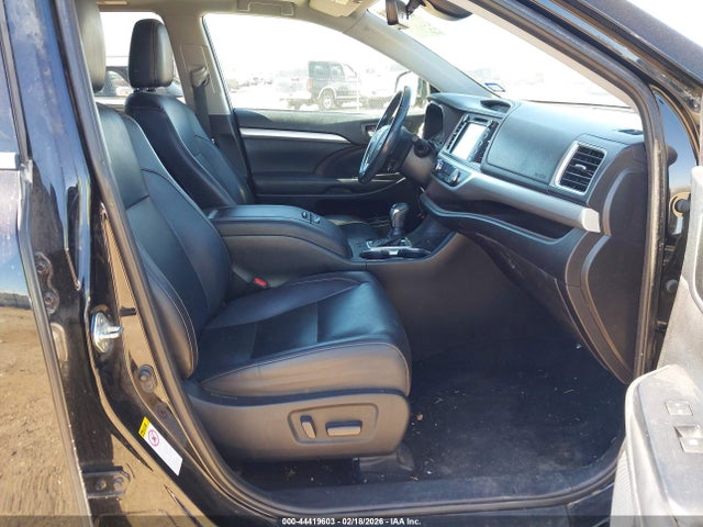 5TDKZRFHXKS559023 Toyota Highlander Xle