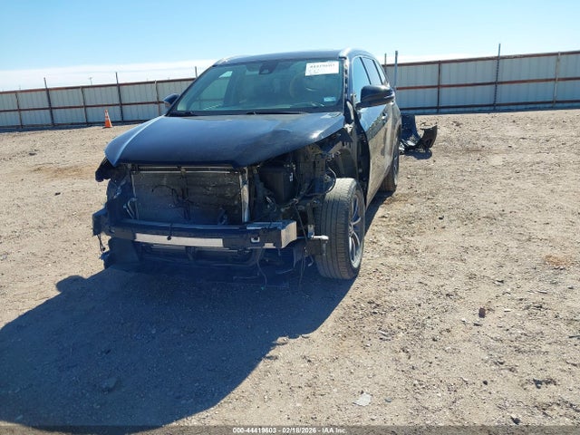 5TDKZRFHXKS559023 Toyota Highlander Xle