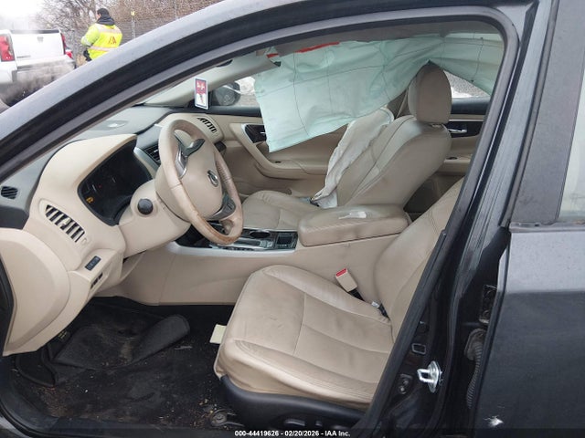 2015 Nissan Altima 2.5/2.5 S/2.5 Sl/2.5 Sv მანქანა იყიდება აუქციონზე, vin: 1N4AL3AP7FC250048, აუქციონის ნომერი: 44419626