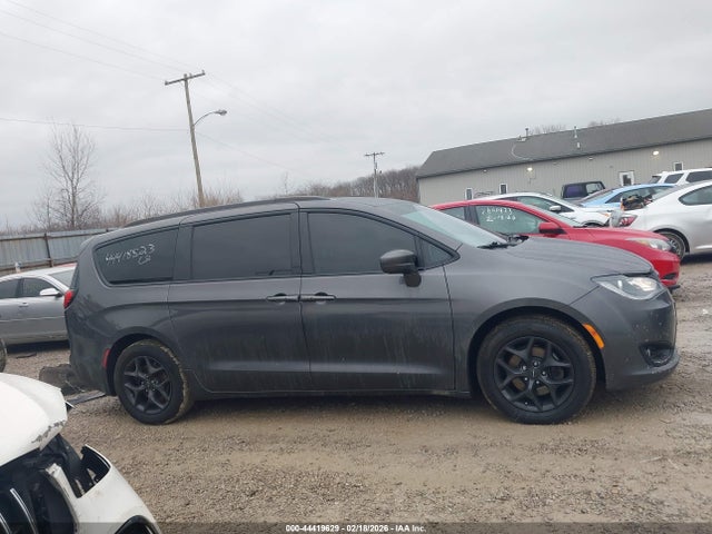 44419629 :رقم المزاد ، 2C4RC1BG1JR234587 vin ، 2018 Chrysler Pacifica Touring L مزاد بيع