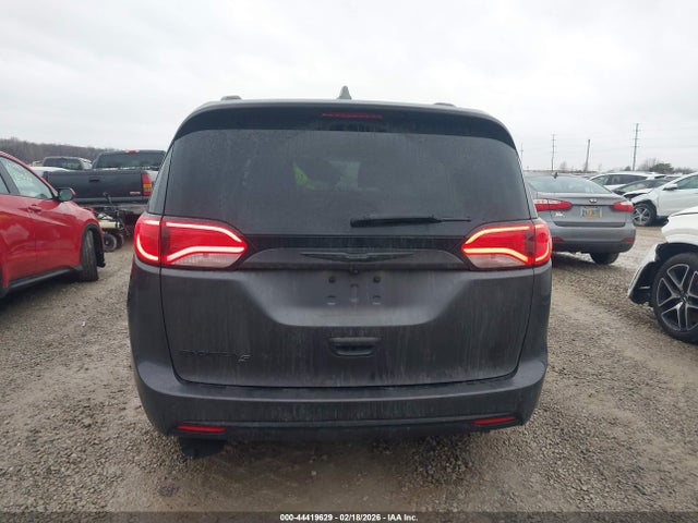44419629 :رقم المزاد ، 2C4RC1BG1JR234587 vin ، 2018 Chrysler Pacifica Touring L مزاد بيع
