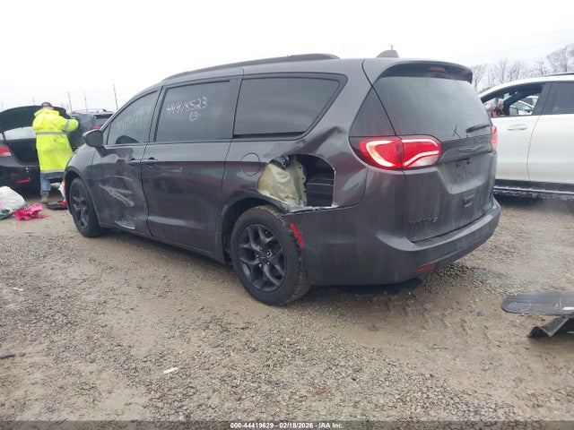 44419629 :رقم المزاد ، 2C4RC1BG1JR234587 vin ، 2018 Chrysler Pacifica Touring L مزاد بيع