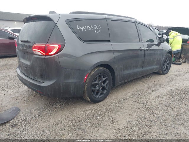 44419629 :رقم المزاد ، 2C4RC1BG1JR234587 vin ، 2018 Chrysler Pacifica Touring L مزاد بيع