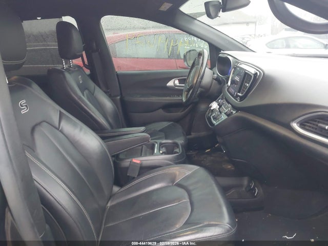 44419629 :رقم المزاد ، 2C4RC1BG1JR234587 vin ، 2018 Chrysler Pacifica Touring L مزاد بيع