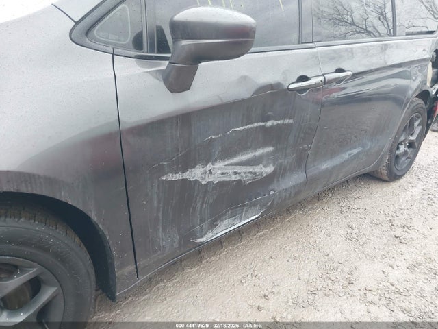 44419629 :رقم المزاد ، 2C4RC1BG1JR234587 vin ، 2018 Chrysler Pacifica Touring L مزاد بيع