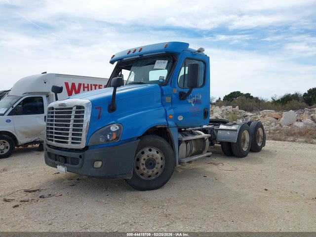 44419709 :رقم المزاد ، 3AKJGEDR2JDJR9673 vin ، 2018 Freightliner Cascadia 125 مزاد بيع