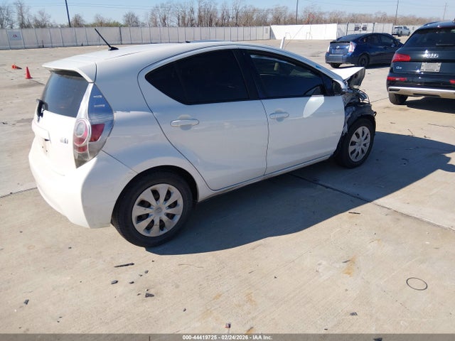 JTDKDTB35E1561740 Toyota Prius C Two