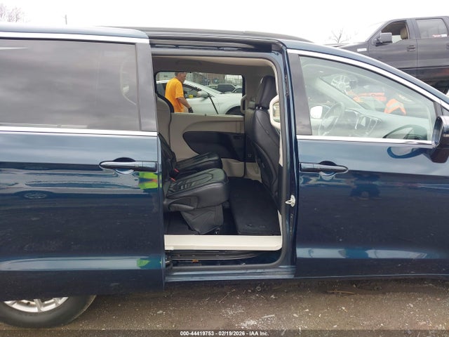 2C4RC1BG6NR218097 Chrysler Pacifica Touring L