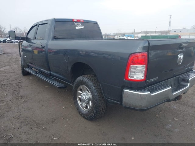 2019 RAM 2500 3C6UR5JL4KG519233 Photo 2