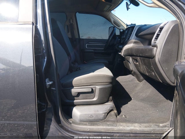 2019 RAM 2500 3C6UR5JL4KG519233 Photo 4