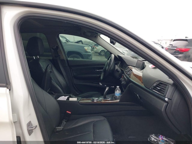 44419789 :رقم المزاد ، WBA3B5G58FNS13339 vin ، 2015 Bmw 328i Xdrive مزاد بيع