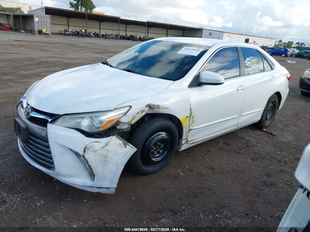 Toyota CAMRY LE 2015 4T1BF1FK2FU063099 Image 2