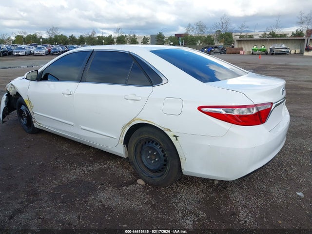 Toyota CAMRY LE 2015 4T1BF1FK2FU063099 Image 3