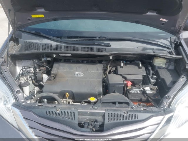 5TDKK3DC2GS731142 Toyota Sienna Le 8 Passenger