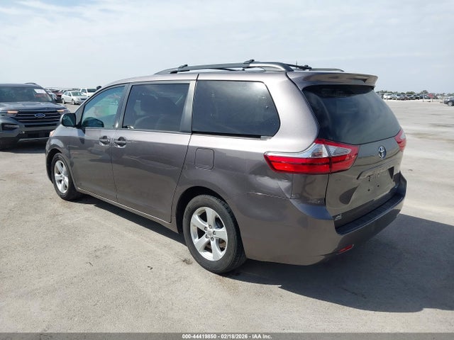 5TDKK3DC2GS731142 Toyota Sienna Le 8 Passenger