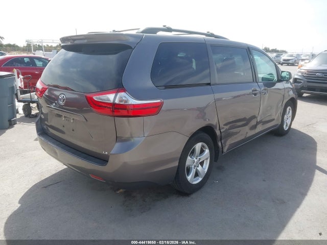 5TDKK3DC2GS731142 Toyota Sienna Le 8 Passenger