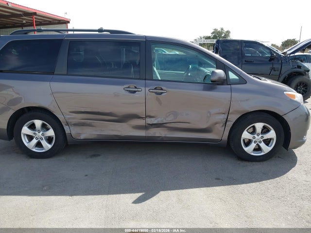 5TDKK3DC2GS731142 Toyota Sienna Le 8 Passenger