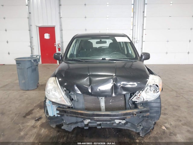 44419853 :رقم المزاد ، 3N1BC1CP6BL433359 vin ، 2011 Nissan Versa 1.8s مزاد بيع