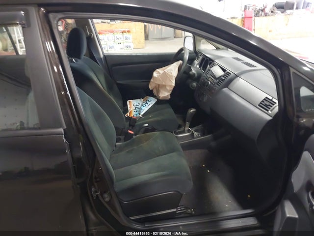 44419853 :رقم المزاد ، 3N1BC1CP6BL433359 vin ، 2011 Nissan Versa 1.8s مزاد بيع