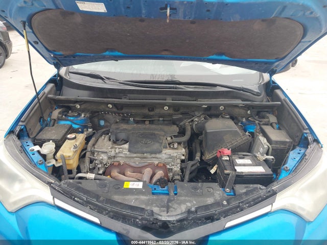 Toyota RAV4 LE 2018 JTMZFREV1JJ730557 Image 10