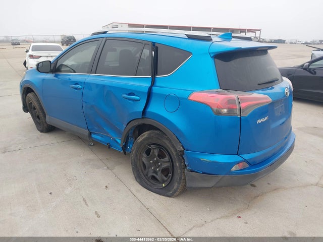 Toyota RAV4 LE 2018 JTMZFREV1JJ730557 Image 3