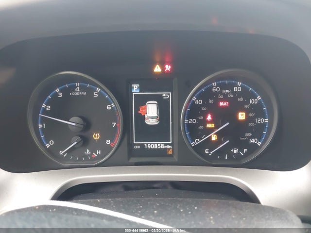Toyota RAV4 LE 2018 JTMZFREV1JJ730557 Image 7