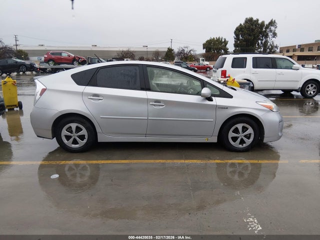 Toyota Prius Three 2015 JTDKN3DU3F1914576 Image 13