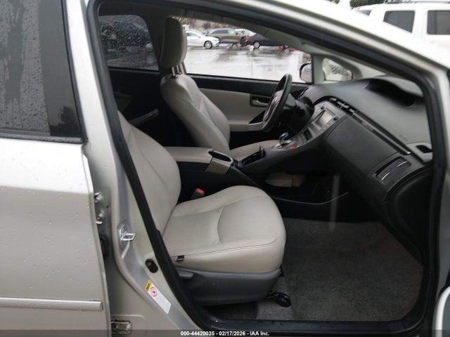 Toyota Prius Three 2015 JTDKN3DU3F1914576 Image 5