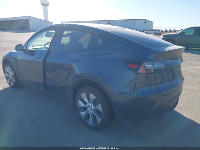 2023 TESLA MODEL Y 7SAYGDEE0PA141642 Photo 2