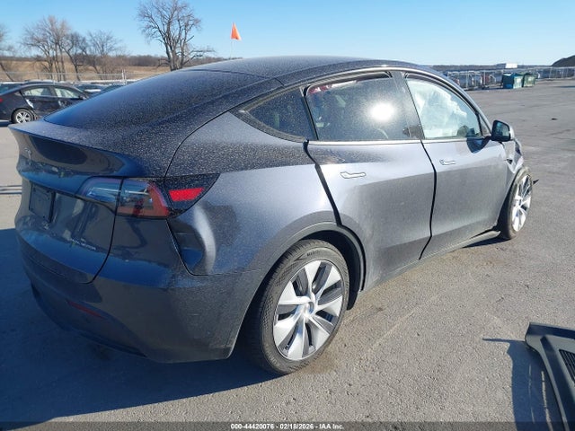 2023 TESLA MODEL Y 7SAYGDEE0PA141642 Photo 3