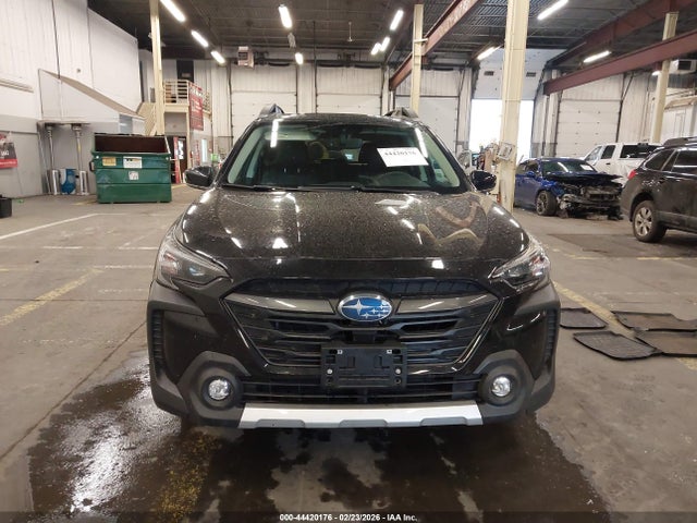 4S4BTANC8S3314100 Subaru Outback Limited